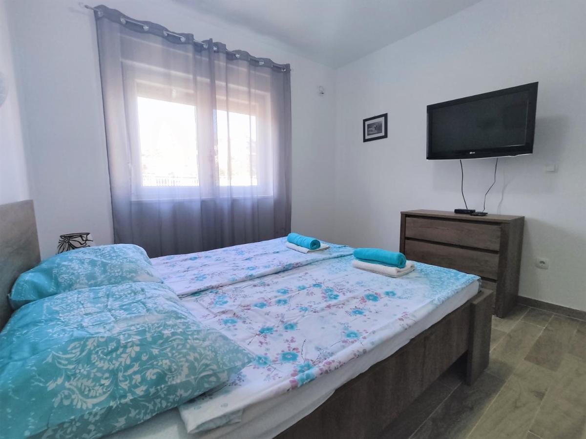 Sunny Attic Apartment With Balcony & Modern City Apartment With Outdoor Area, No Balcony Trogir Exterior photo