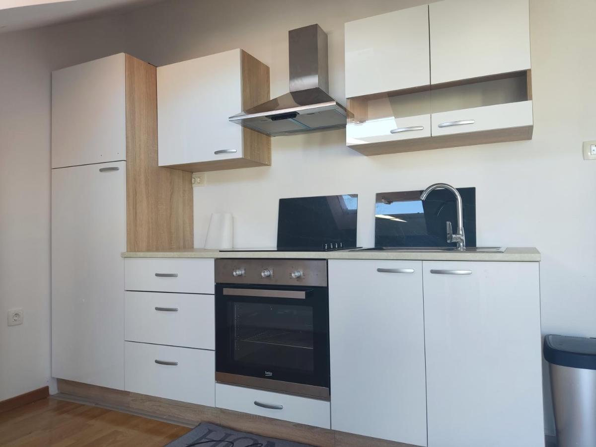 Sunny Attic Apartment With Balcony & Modern City Apartment With Outdoor Area, No Balcony Trogir Exterior photo