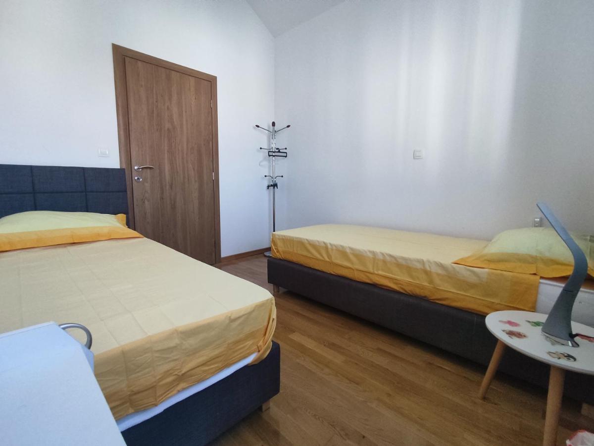 Sunny Attic Apartment With Balcony & Modern City Apartment With Outdoor Area, No Balcony Trogir Exterior photo