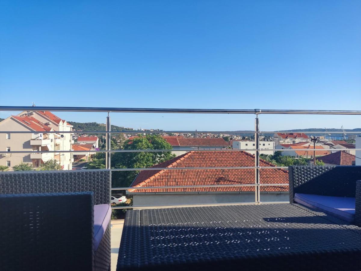 Sunny Attic Apartment With Balcony & Modern City Apartment With Outdoor Area, No Balcony Trogir Exterior photo
