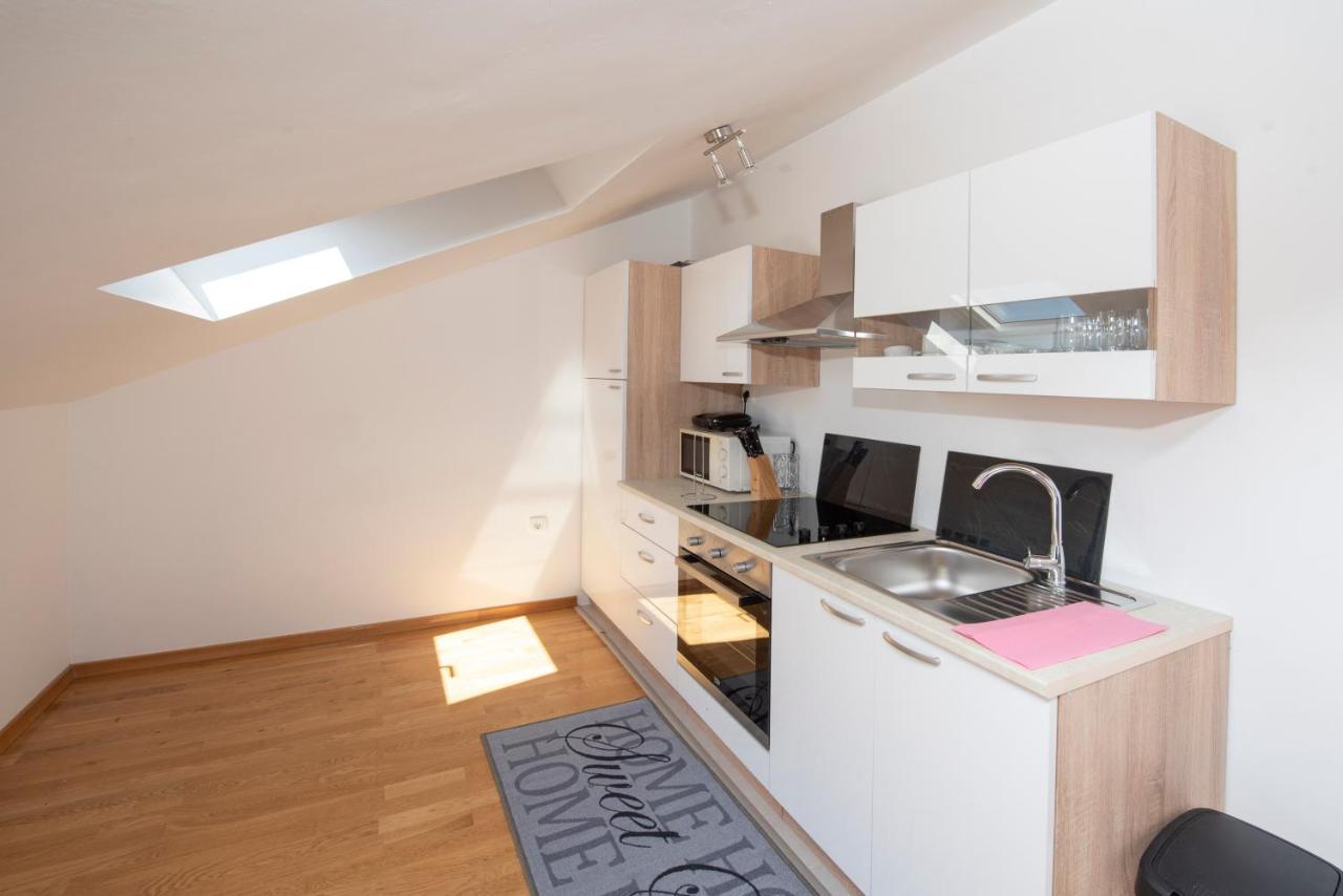 Sunny Attic Apartment With Balcony & Modern City Apartment With Outdoor Area, No Balcony Trogir Exterior photo