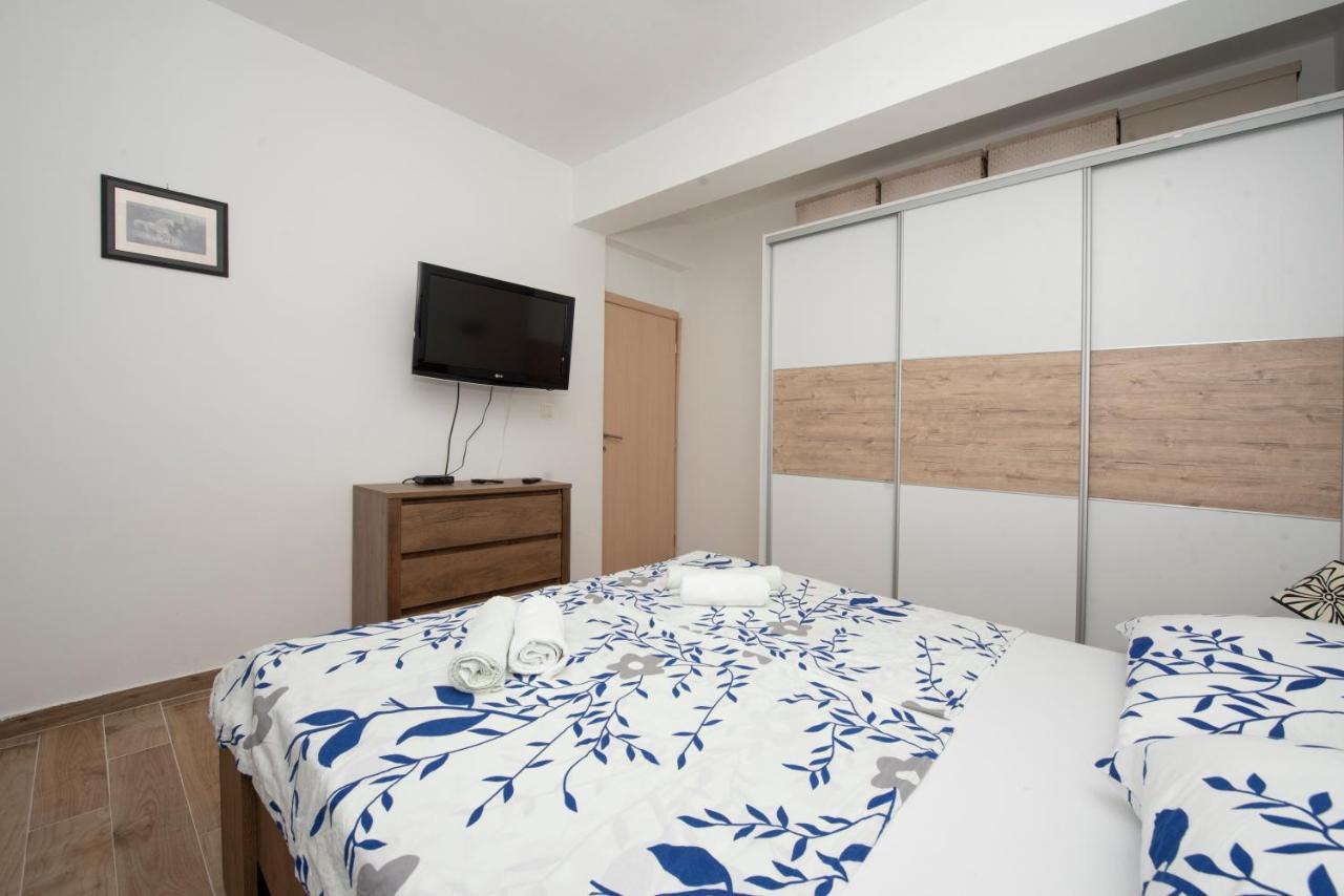 Sunny Attic Apartment With Balcony & Modern City Apartment With Outdoor Area, No Balcony Trogir Exterior photo